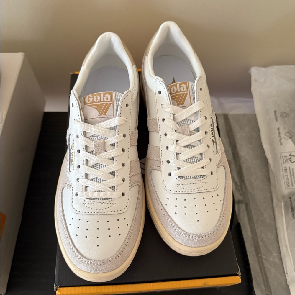 Gola White Sneakers with Leather Upper and Rubber Sole